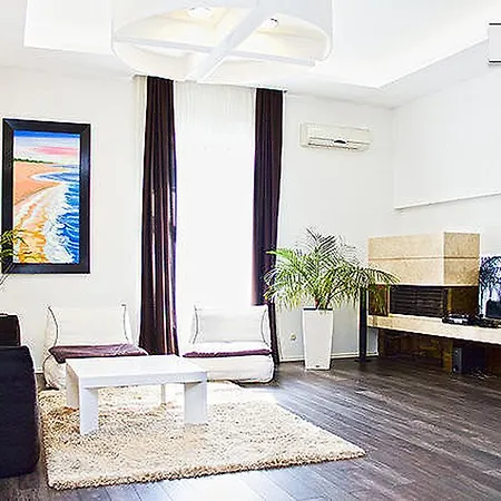 Villa White House
