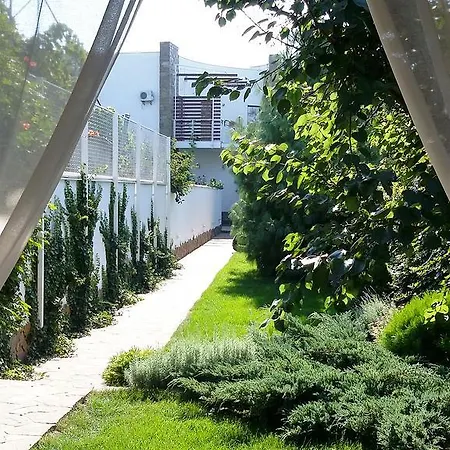 White House Villa *