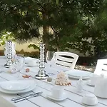 White House * أوديسا